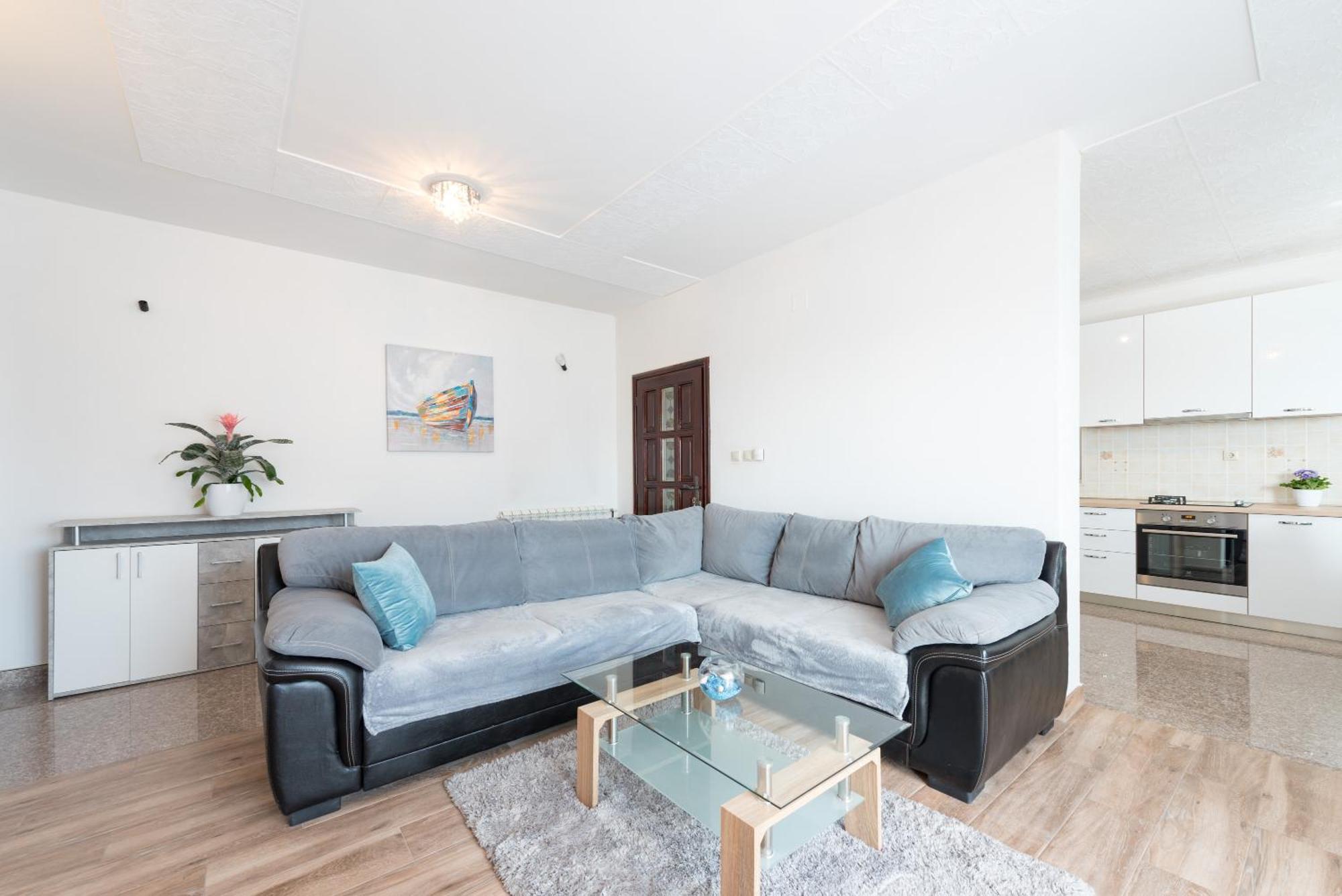 Luxury Apartment With Garden Jacuzzi And Wellness Trogir Exterior photo