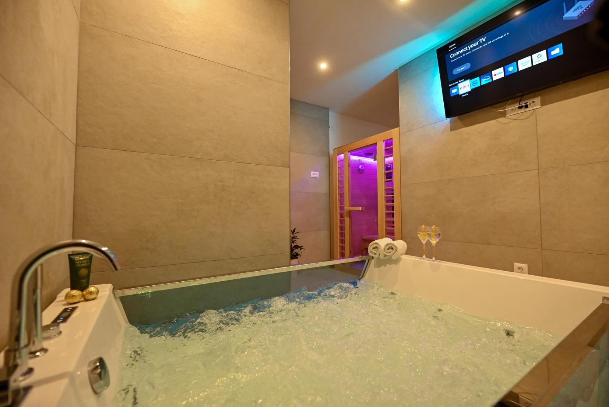 Luxury Apartment With Garden Jacuzzi And Wellness Trogir Exterior photo
