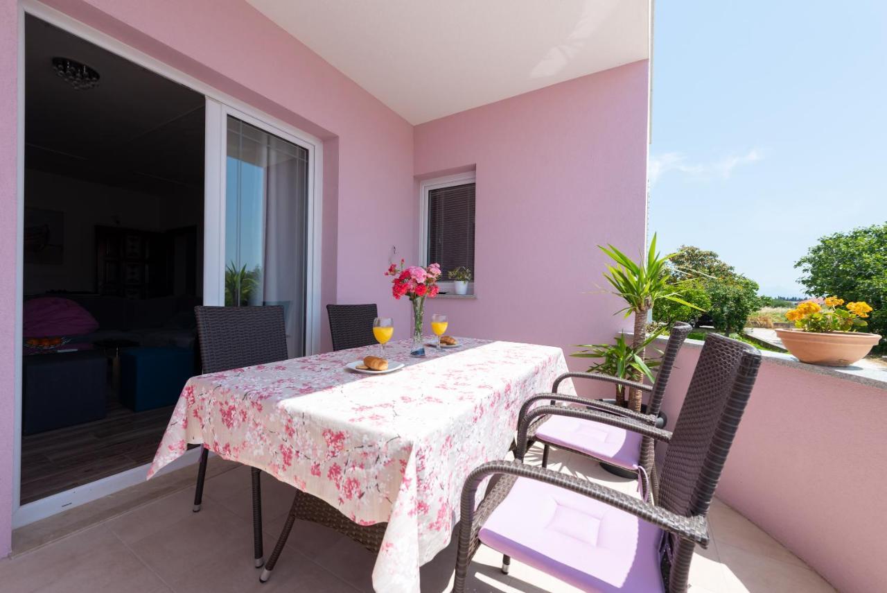 Luxury Apartment With Garden Jacuzzi And Wellness Trogir Exterior photo